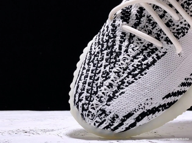 350 White Adidas Yeezy V2 CP9654 Black Zebra Boost 0805